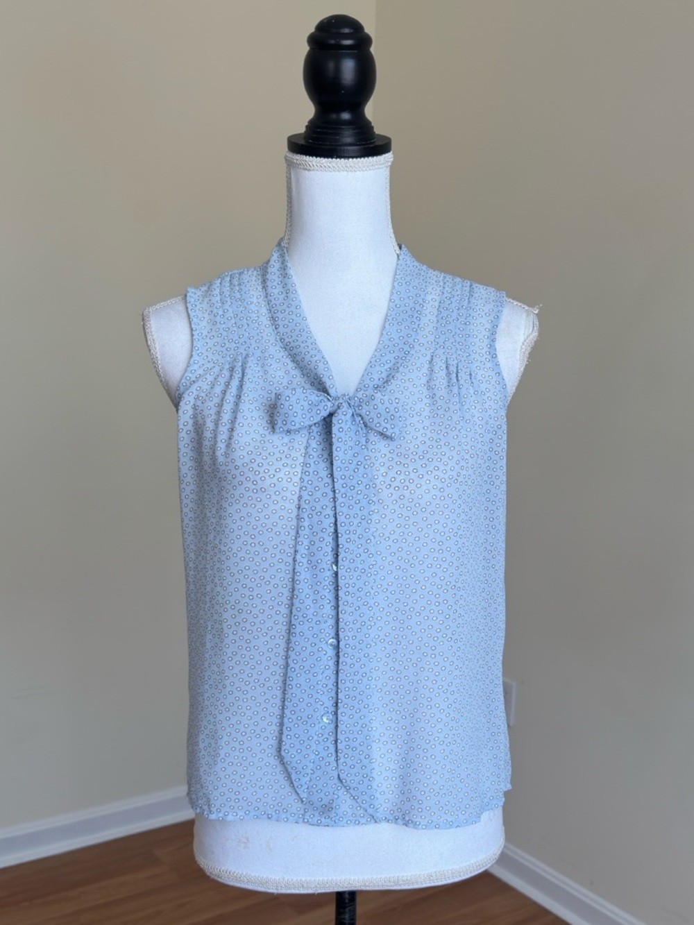 LOFT Sleeveless Tie Front Blouse XS Petite Button Down Lightweight Work Top
